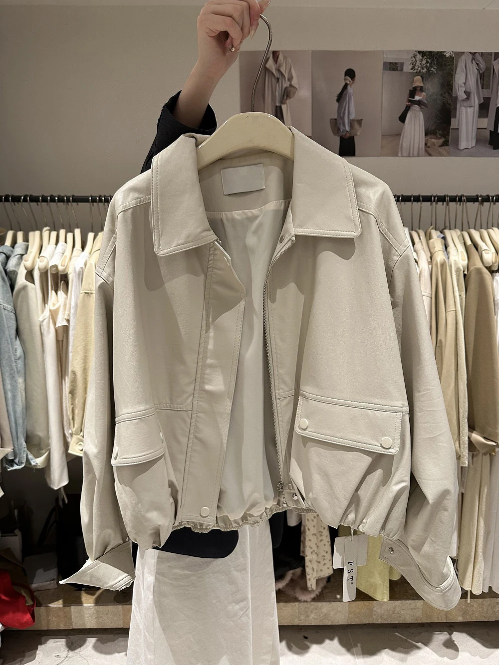 2025 ใหม่ Retro High-end สาวหวานและ Cool เสื้อหนังสั้นวรรณกรรมเยาวชน INS สไตล์ Daily COMMUTER แจ็คเก็ตหนัง