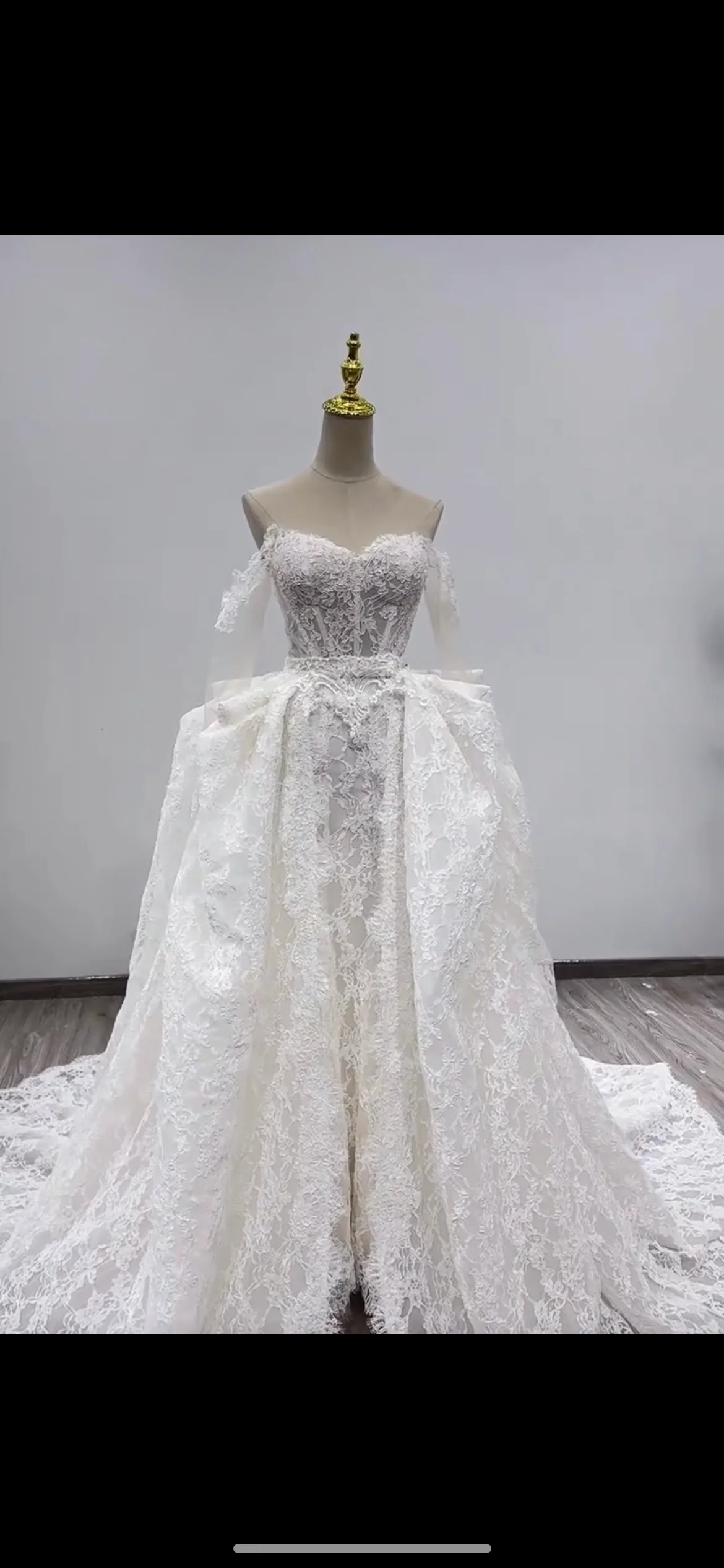 Vestido de novia de encaje hecho a medida para Taneesha