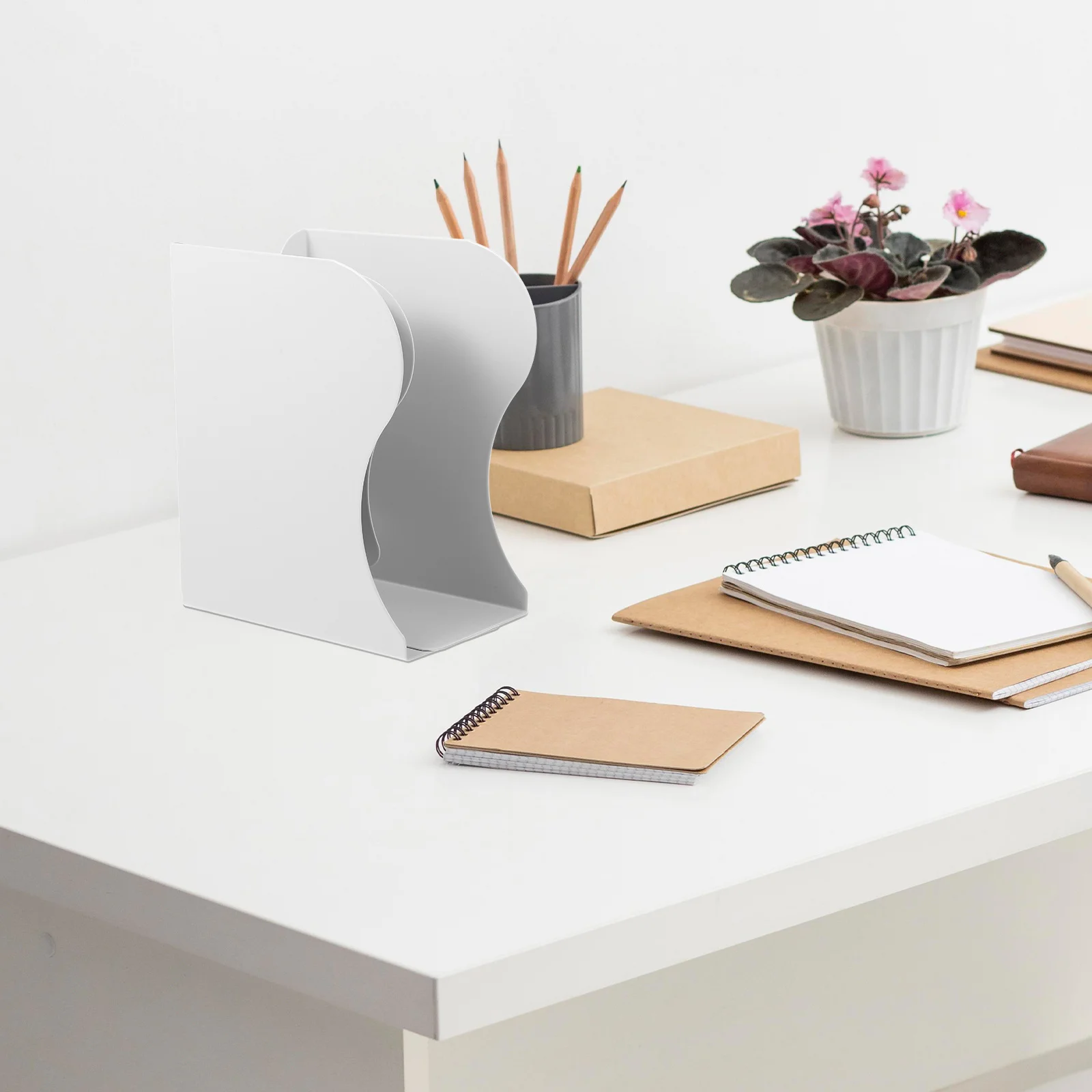 Adjustable Expandable Metal Book Shelf Holder Desktop Bookend Retractable Book Holder for Cookbooks Heavy Duty Bookends