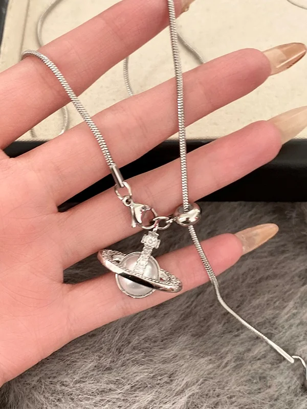 victoria-vh-jie-pearl-nelace-women's-luxury-design-sensation-high-end-feeling-sweater-chain-faion-jewelry