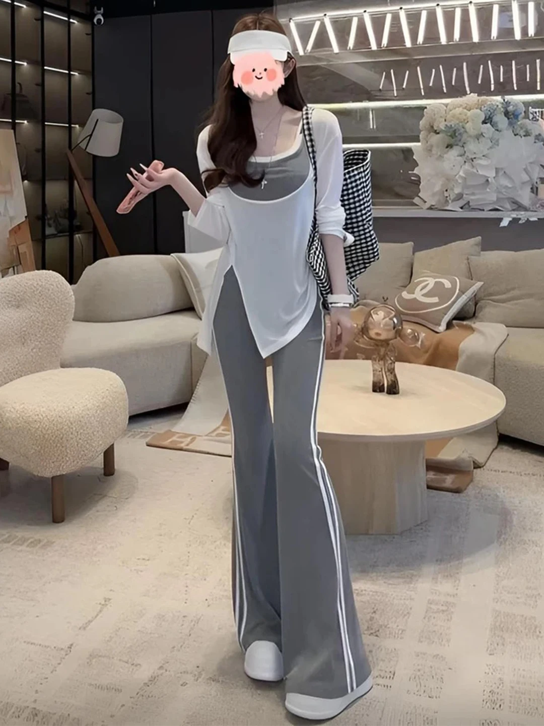 

Модный спортивный комплект для женщин: летний комплект из трех предметов (топ, расклешенные брюки, лонгслив) с защитой от солнца, коллекция 2026 года