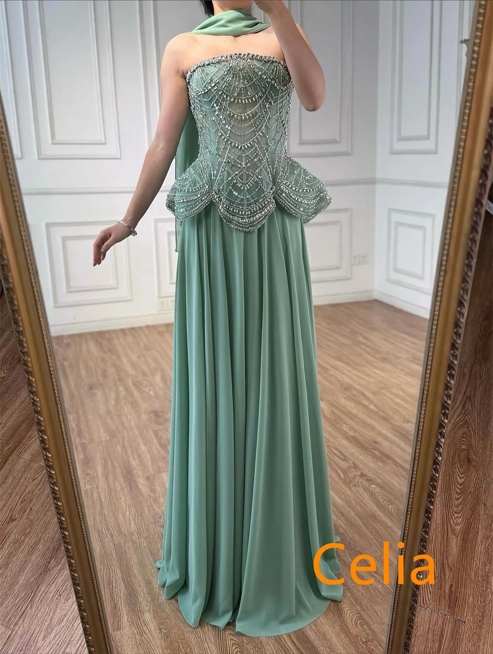 Customized Charming Green Chiffon Evening Dress Soft  Strapless Sleeveless Homecoming Dresses Luxury Special Occasion Gowns