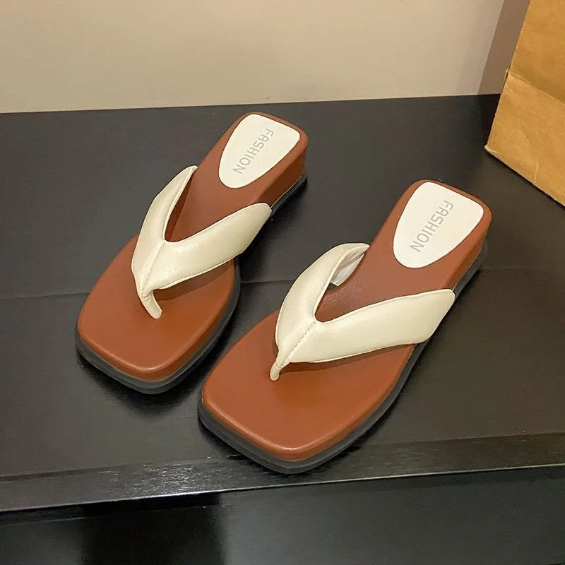 2026 Neue Plateau-Flip-Flops für Damen – Verstellbare Keilabsatz-Sommersandalen für Strand und Outdoor mit Riemen