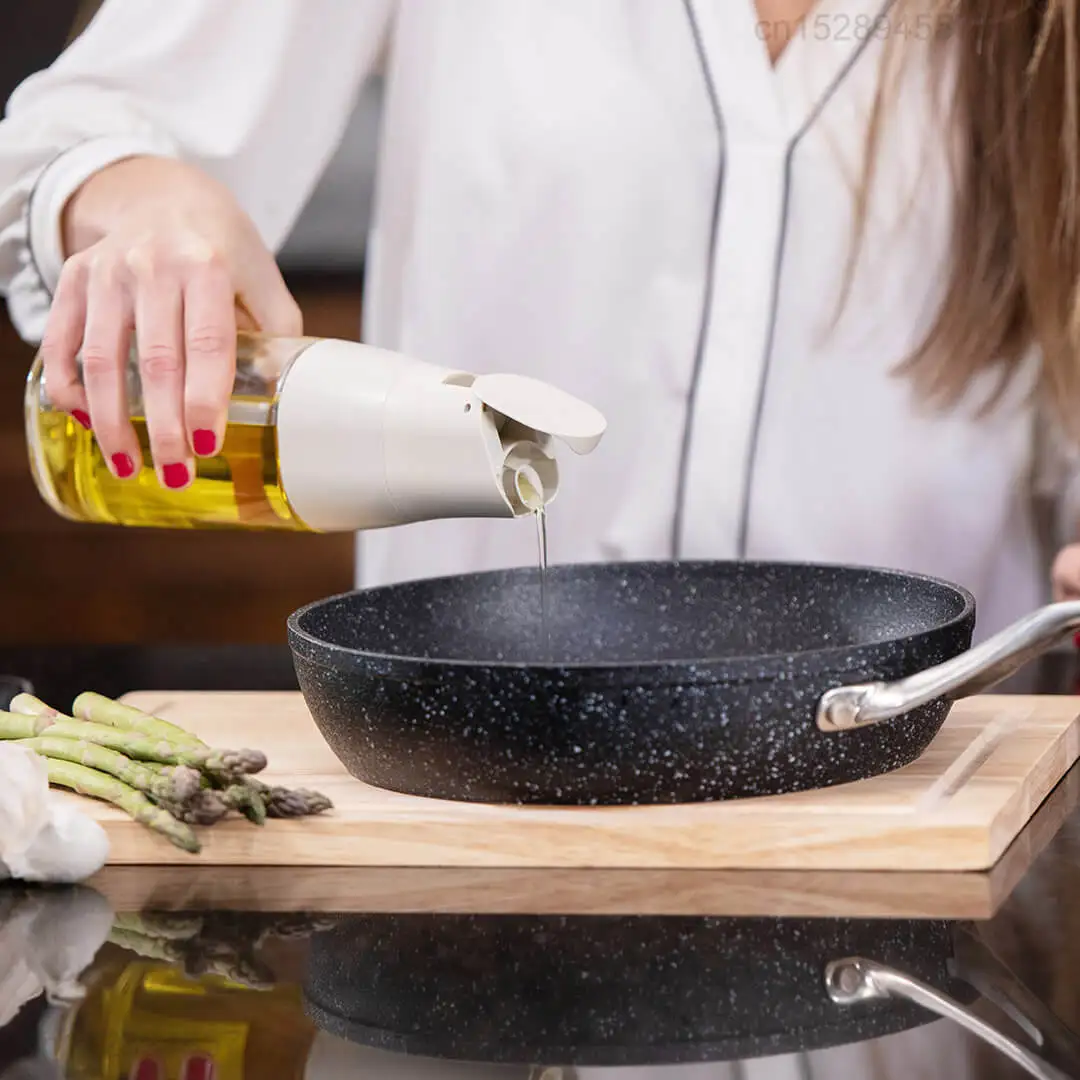 Youpin Zuutii-Tapa de interruptor de gravedad automático, lata de aceite, boquilla de silicona a prueba de derrames, diseño sin goteo, 500ml de capacidad, utensilios de cocina para barbacoa