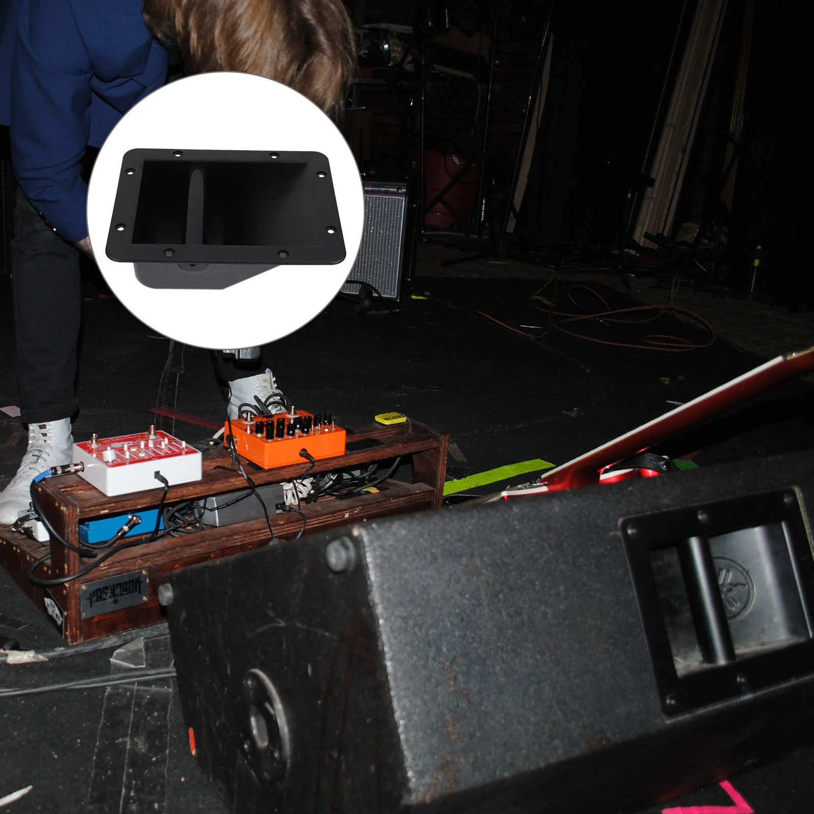 2pcs 플라스틱 스피커는 부드럽고 견고한 대부분의 무대 스피커에 적합합니다. 간편하고 안전한 운반 오디오 액세서리