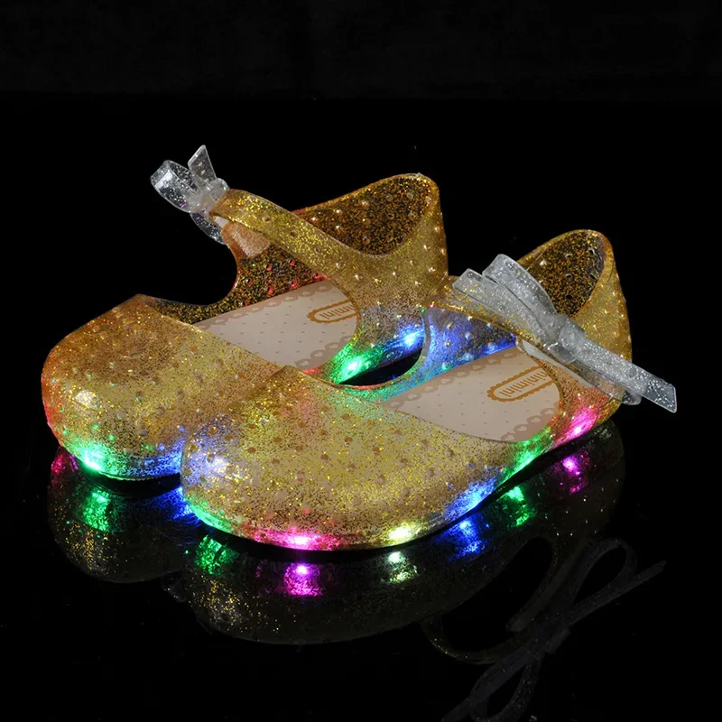 Sandali per bambini Baby Jelly Crystal Glowing Shoes Bow scarpe per bambini sandali per ragazza scarpe da principessa scarpe illuminate per ragazzo muslimah