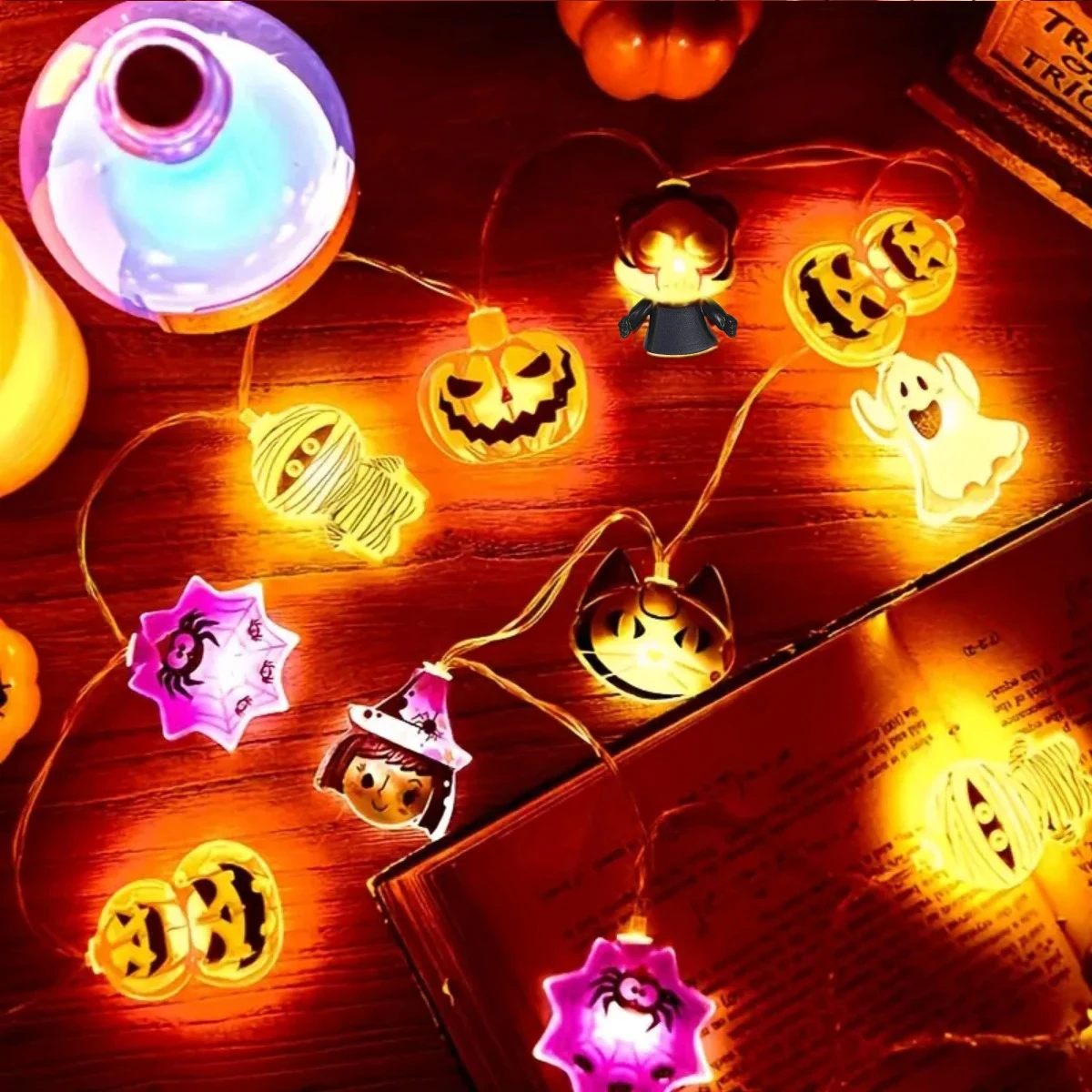 Lampu String bertenaga baterai LED 10/20 Lampu Halloween dengan hantu penyihir kucing labu laba-laba Web kerangka mumi bentuk bajak laut dalam ruangan