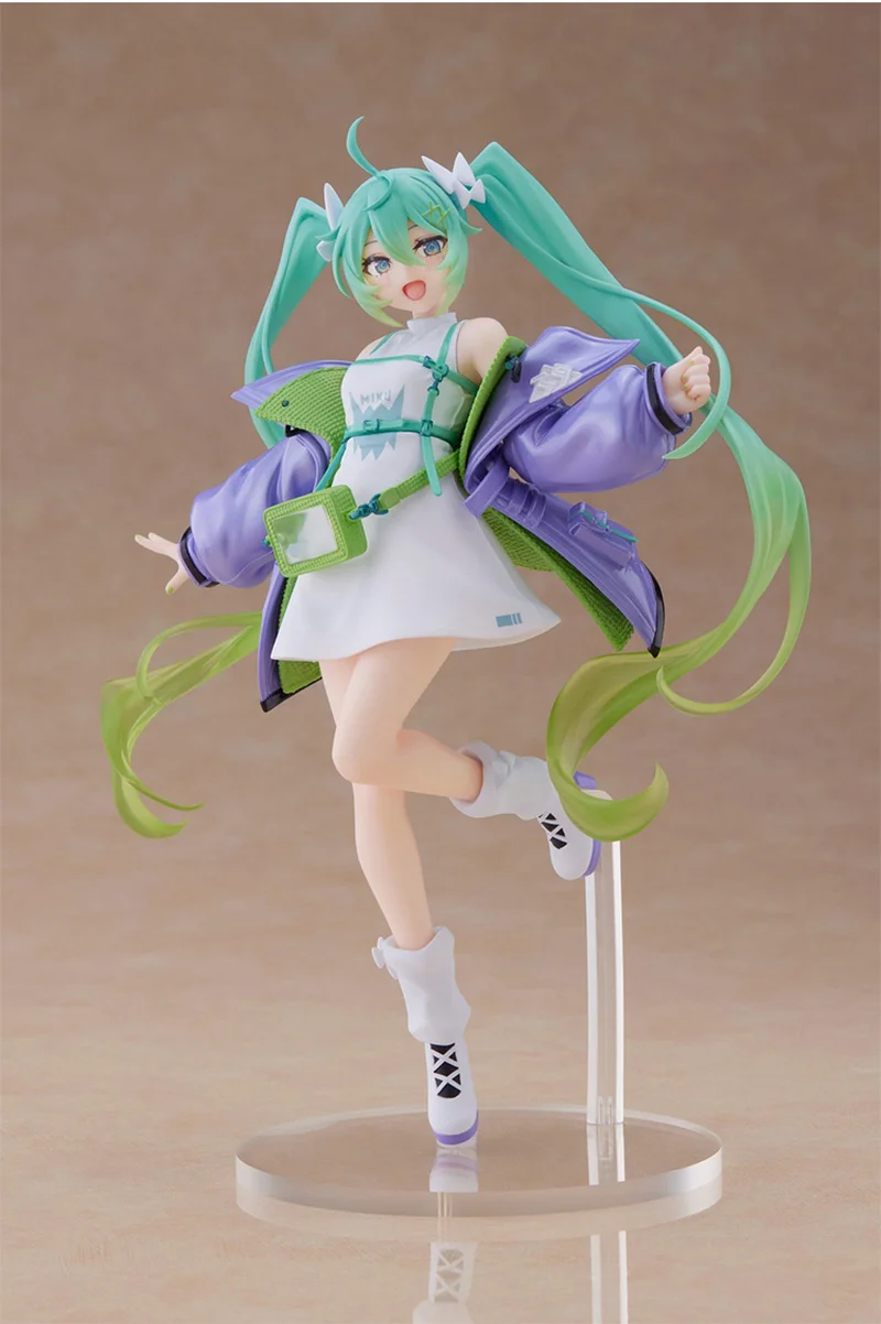 In Stock Original Taito Hatsune Miku Figure Sport Fashion Ver Anime Action Figurine Miku Collectable Statue Dolls Model Toys