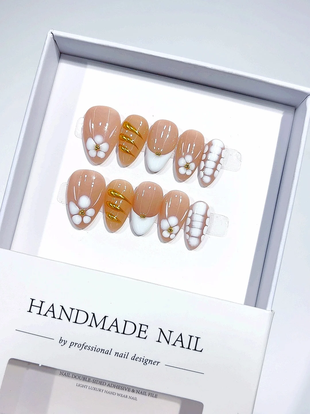 

Finger Love Short Almond Fashion Nail Art (0019)