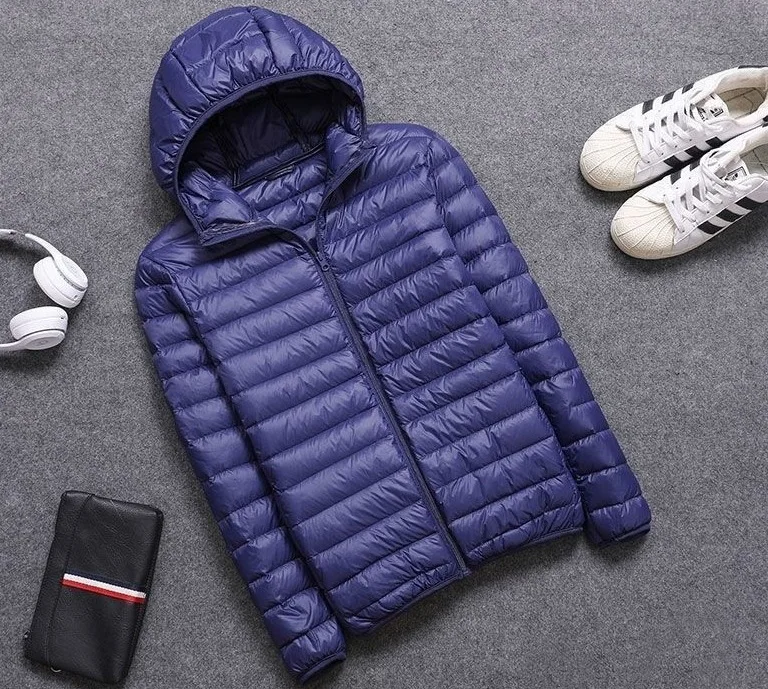 سترة رجالية متينة بقلنسوة وأكمام طويلة وسحاب سترات مقسمة أساسيات غير رسمية لخريف وشتاء 2025 جيوب دافئة بقصة ضيقة طفيف