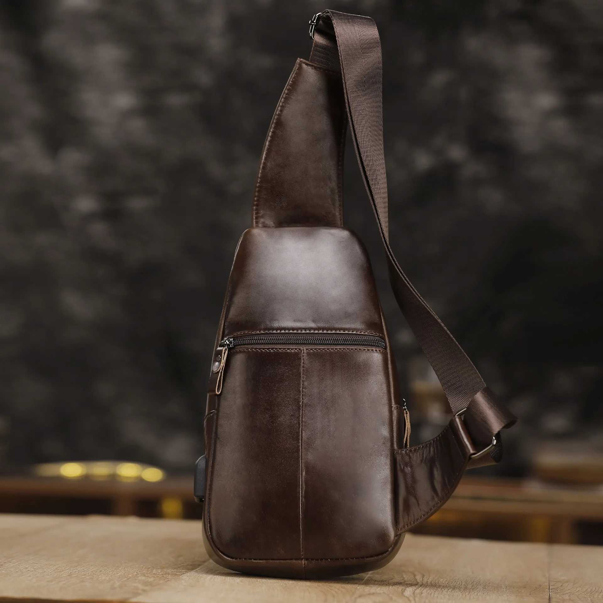 Men's Premium Leather Chest Bag - Top Grain Cowhide Crossbody Sling Pack, Multi-Functional Outdoor Sports Shoulder Bag