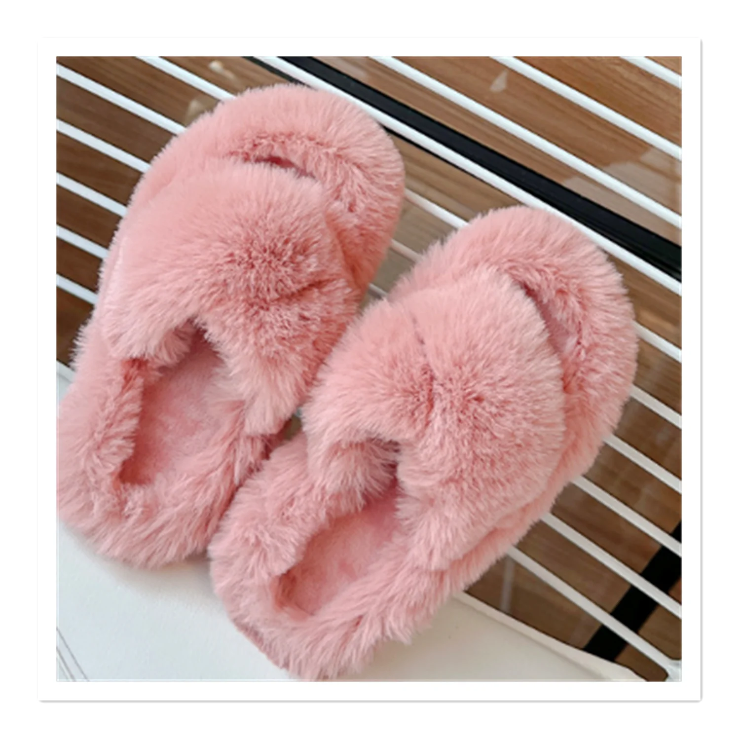 Pantoufles en peluche One Word pour filles, pantoufles de mode princesse, pantoufles en coton et fourrure pour la maison, nouvelle version coréenne, automne et hiver 2023