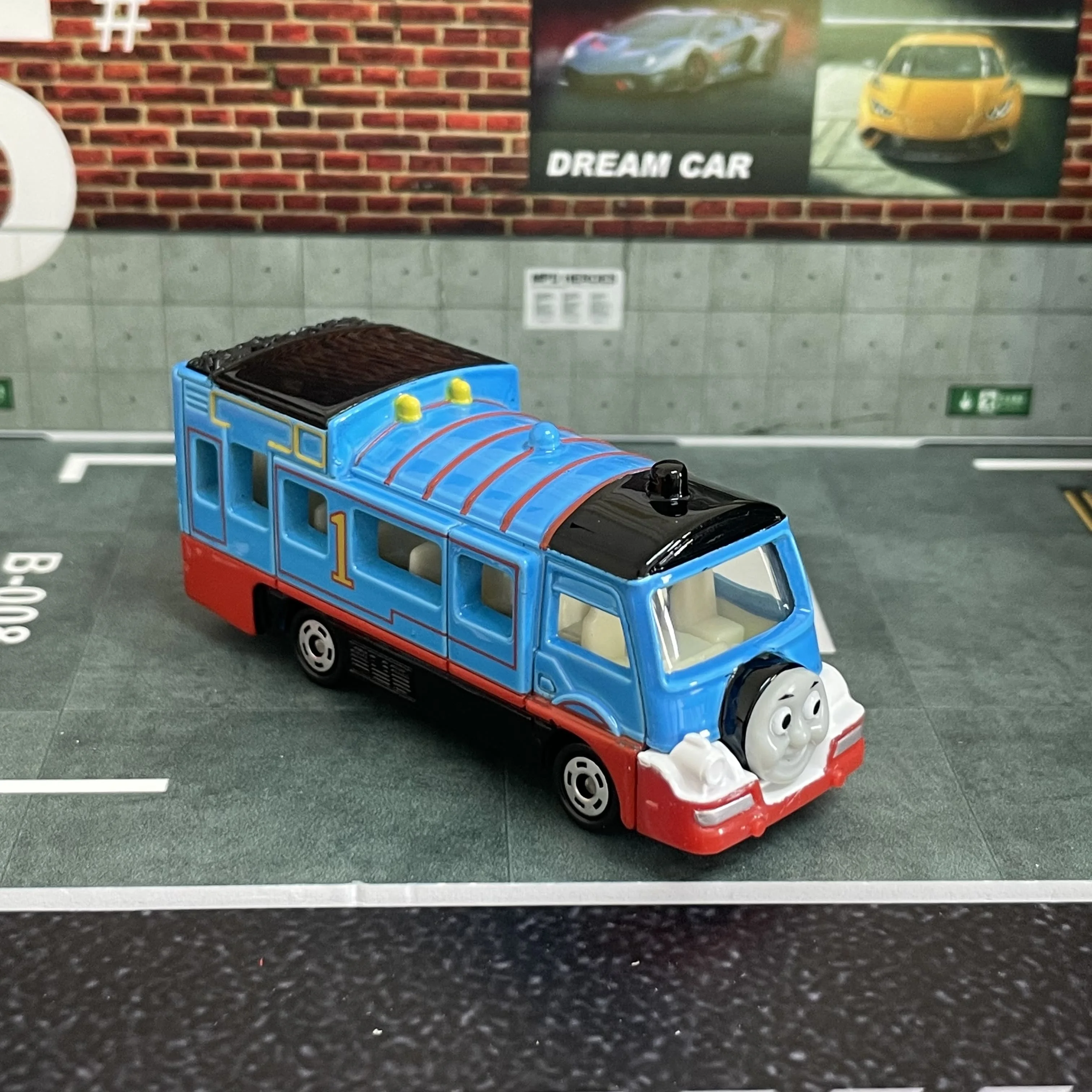 Takara Tomy Dream Tomica No.156 Thomas Bus  Casting Static Alloy Car Vehicle Diecast Metal Mode Collection Display Boy Toy Gift