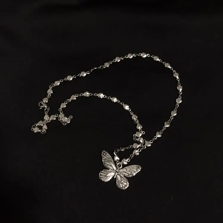 Retro butterfly necklace female niche design titanium steel love chain clavicle chain ins cold style butterfly pendant