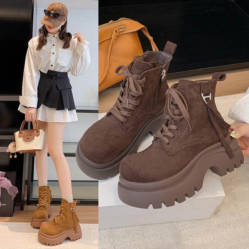 

2025 NEW Women's New Stylish Thick and High Quality Retro Chunky Sole Height Increasing Best Selling Warm Ankle Boots