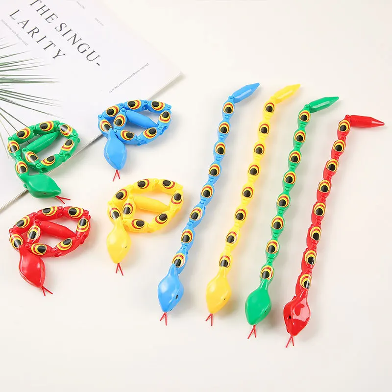 Articulated Wiggly Snake Toy, Movable Joint Plastic Prank Toy, Flexible Swing Design for Party Trick & Novelty Decor