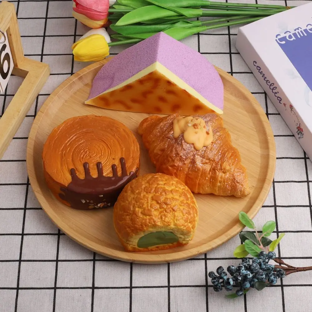 Simulação de comida cozida brinquedo pitada croissant puffs queijo bolo sobremesa em forma de brinquedo de apertar criativo macio lento rebote brinquedo