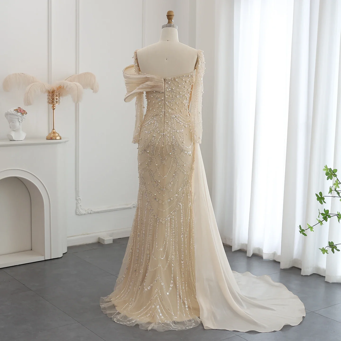 Sharon Said Luxuriöses Nude-Kristall-Meerjungfrauenkleid mit Überrock, Langen Ärmeln, Dubai Hochzeits- und Abendkleid SS256 Maßanfertigung – Detail 10