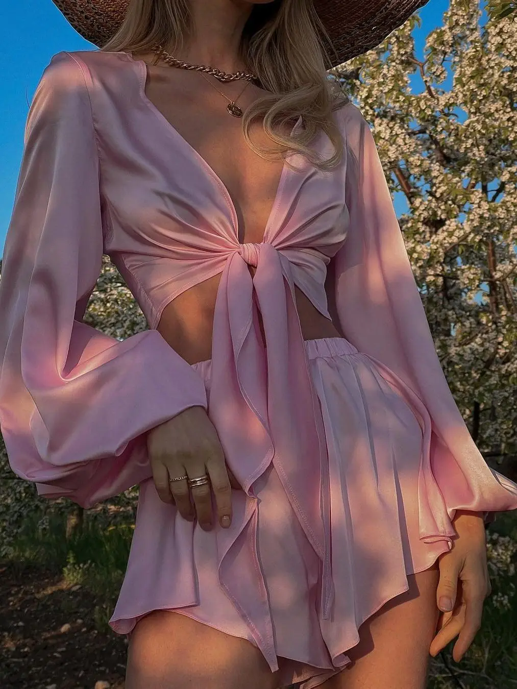 

Summer Two-piece Set Solid Color Balloon Sleeve V-neck Long Sleeve Shirt High Waist Skirt Sweet Age-reducing