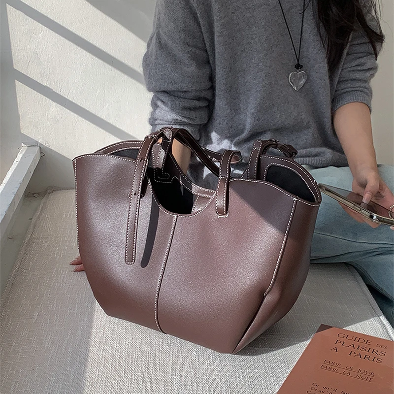 

Luxury Designer Retro Tote Big Bag Korean Women Casual Handbags Autumn Winter Versatile Underarm One Shoulder Bags Trend
