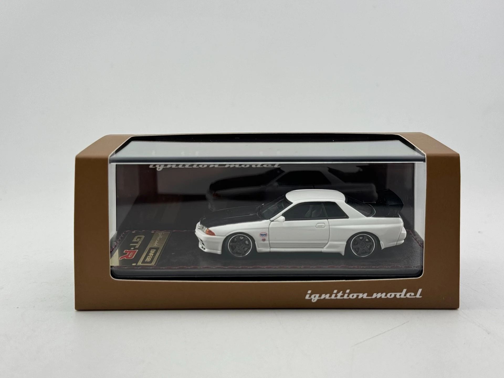 IG 1/64 Scale GTR R32 White Carbon Cover Resin Car Model