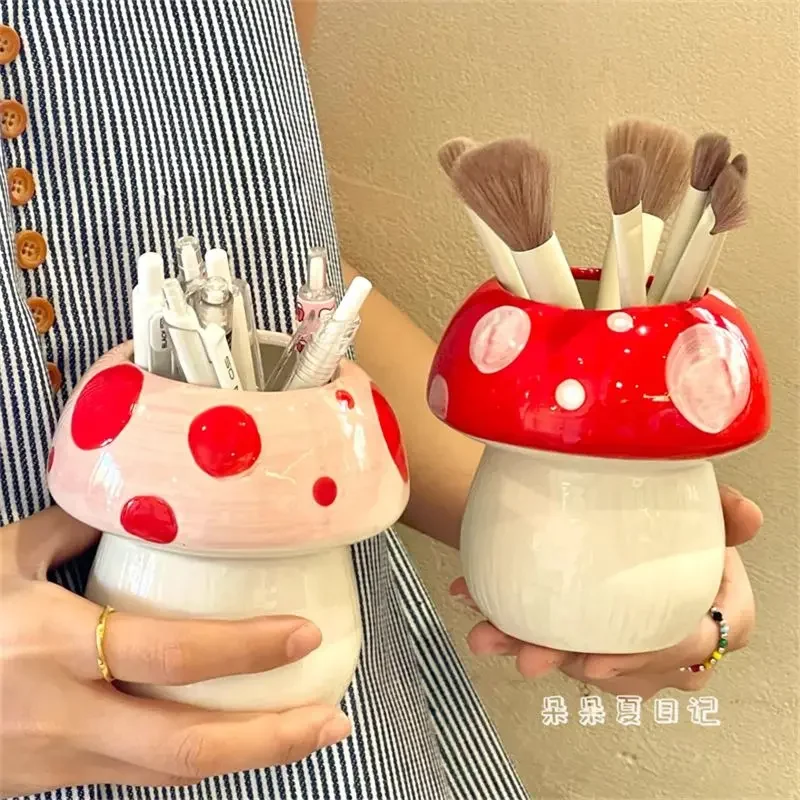 Creative Mushroom Pen Holder Desktop Children's Storage Box Light Luxury Advanced Sense Makeup Brush Storage Box Cute Ornaments