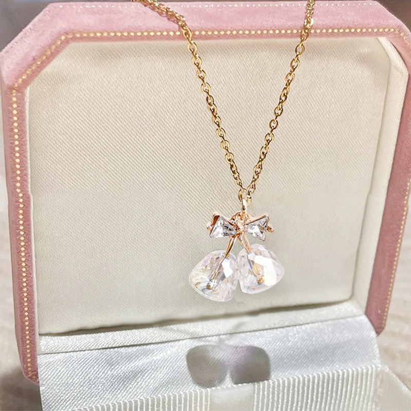 Premium Feel Light Luxury Transparent Sweet Cool Crystal Aeolian Bell Bow Necklace Simple Versatile Butterfly Necklace Jewelry