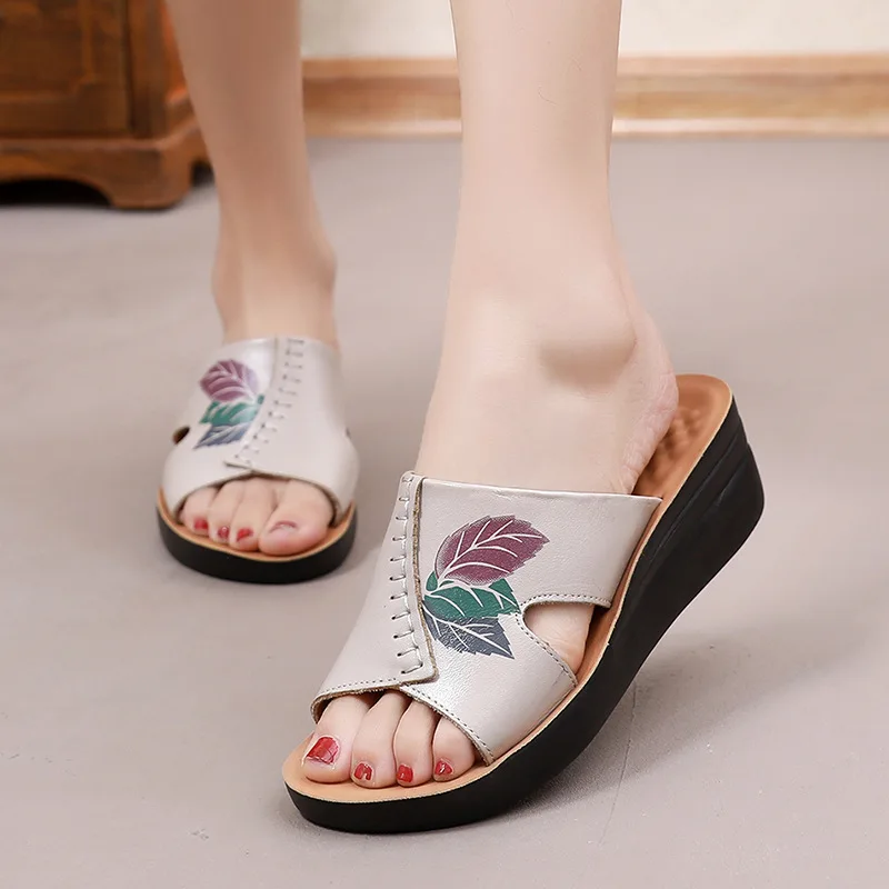 2023 New Hot Sale Women Summer Slip On Genuine Leather Open Toe Sandals Woman Flip Flops Wedges Platform Ladies Beach Shoes