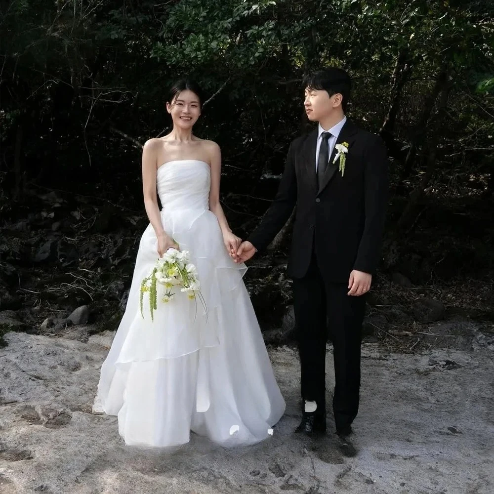 Customized Pretty Bride Gowns Plus Size Strapless Korea Princess Wedding Dresses Organza Ivory Sleeveless Ruched