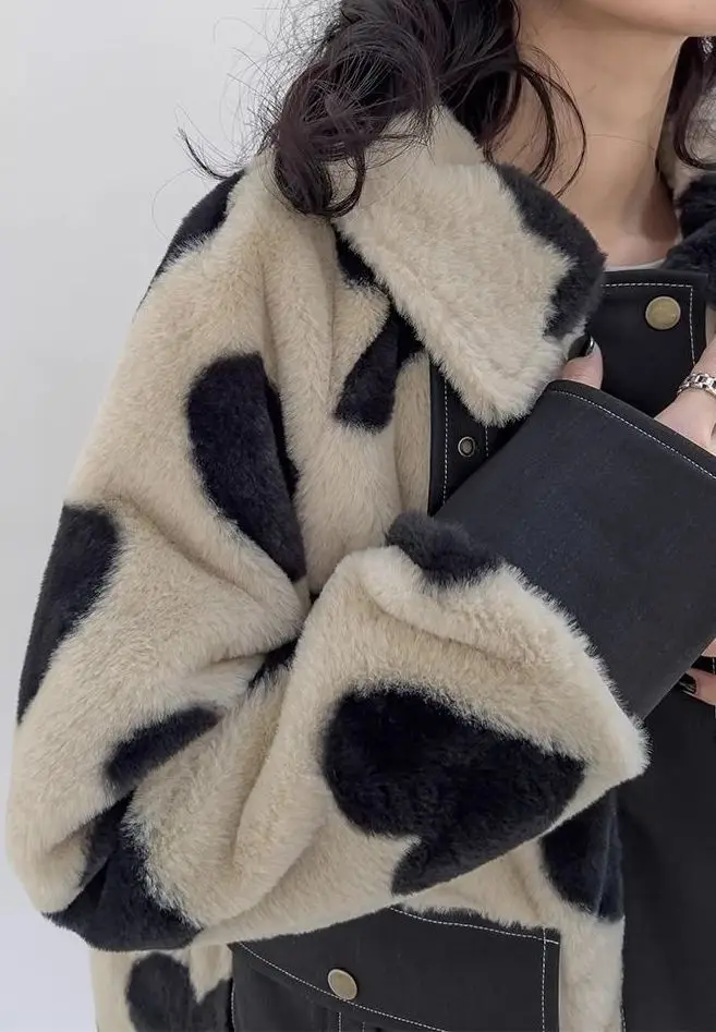 Newly Designed, Thickly Insulated, Comfortable and Retro-style Loose-fitting Plush Coat