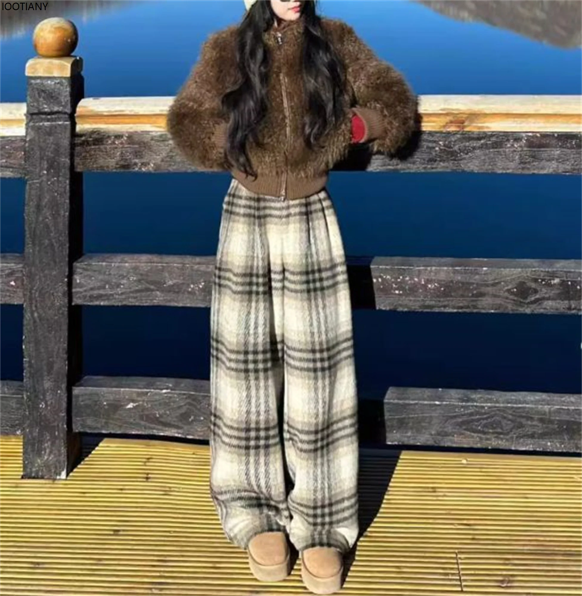 

Fashionable Thermal Fleece-lined Trousers Women's Checkered Wide-leg Trouser Korean-style Streetwear Casual Floor-length Pant