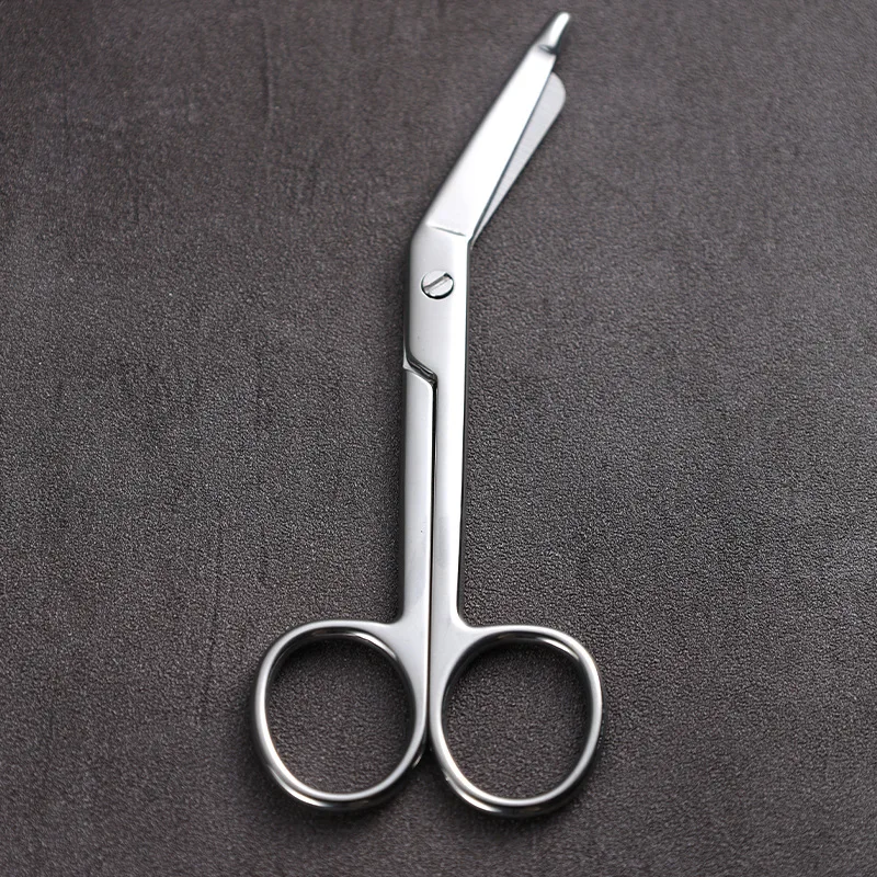 14 cm langlebige Ganzstahl-Mullverbandschere, Sicherheitsschere mit stumpfer Spitze, scharfe Klingen für präzises Schneiden – Detail 5