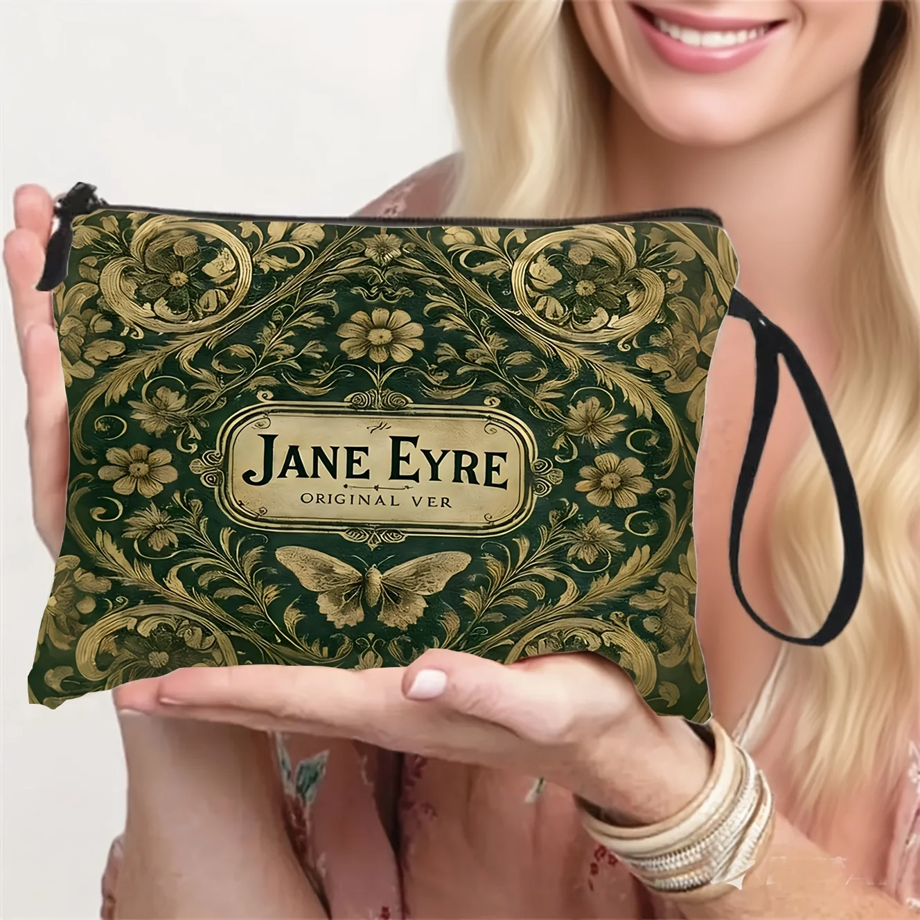 A Vintage Design Toiletry Bag Featuring a Jane Eyre Theme with Floral And Butterfly Patterns Multifunctional And Portable Perf
