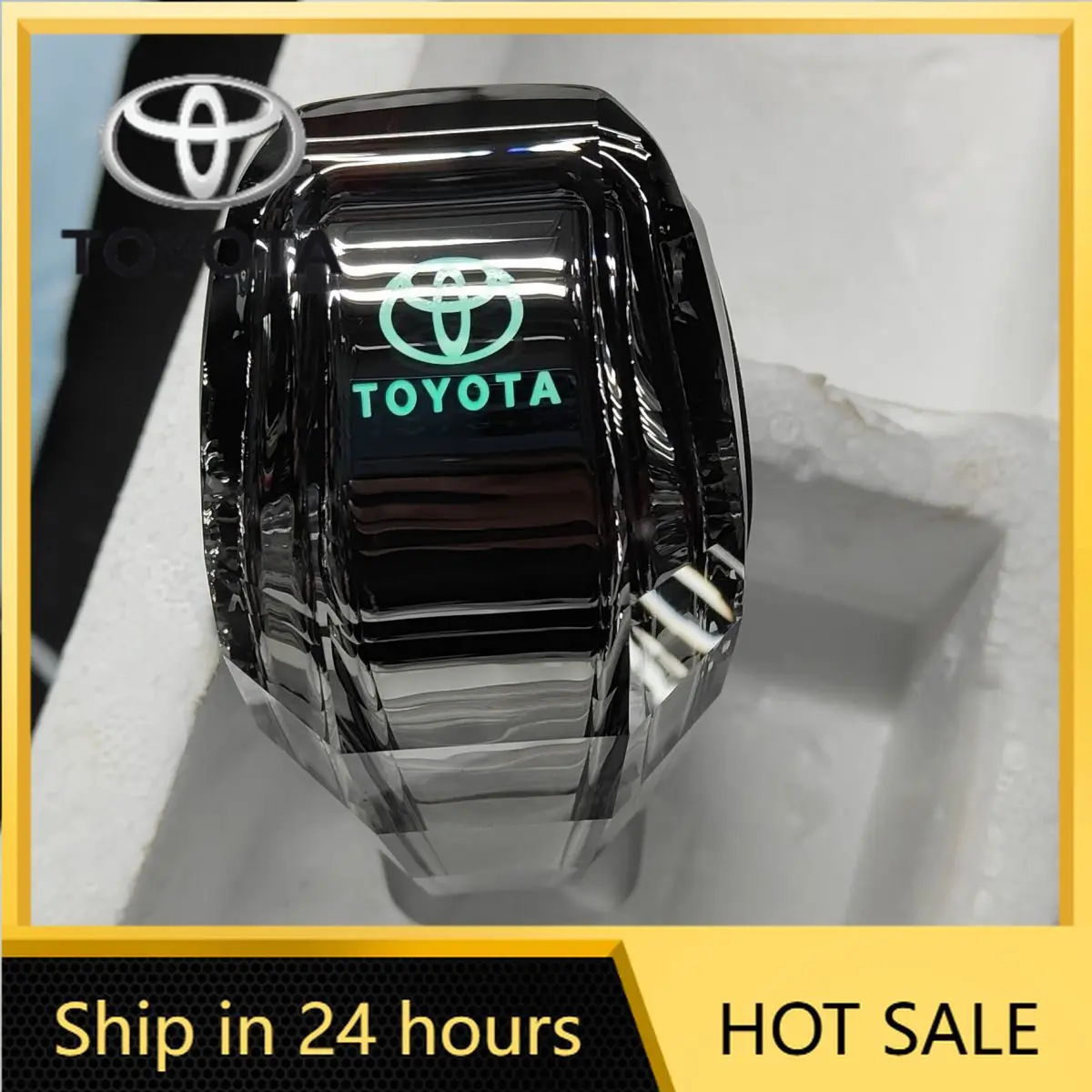 

Наклейки для автомобиля 2026: Горячая новинка для Toyota. Подходят для Toyota Highlander, RAV4, Crown, Land Cruiser. Кристаллическая накладка на рычаг переключения передач, модификация головки рычага КПП.