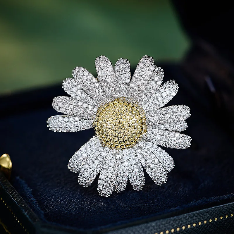 Elegant Cubic Zirconia Sunflower Brooch for Women Luxury Coat Suit Corsage Pin Wedding Engagement Party Jewelry Gift Wholesale