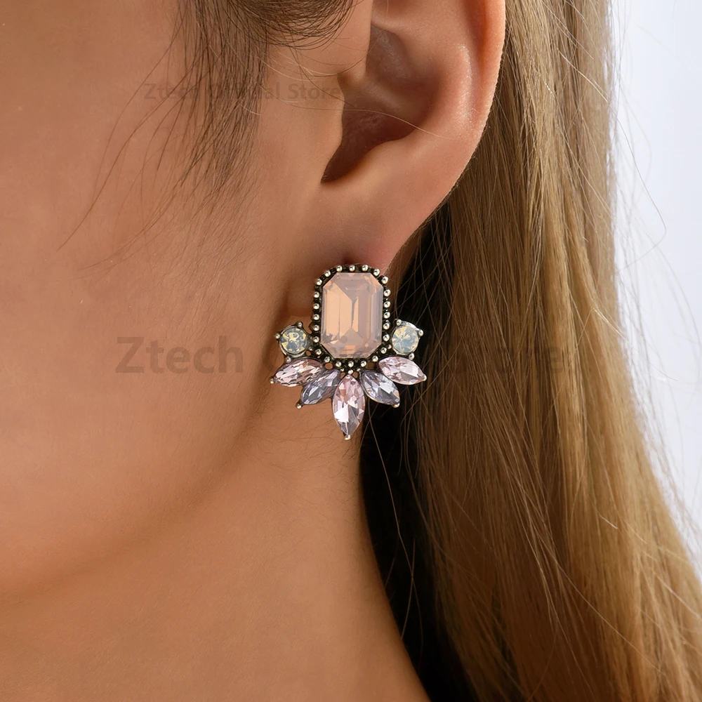 Korean Fashion Elegant Geometric Rhinestone Decor Small Stud Earrings For Women Vintage Piercing Ear Accessories Charm Jewelry