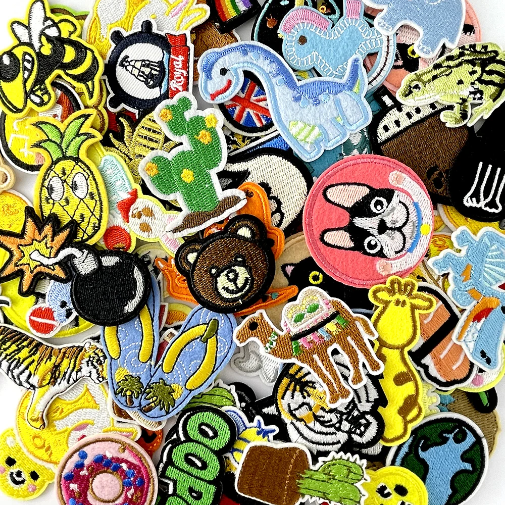 100Pcs/Lot Random Mixing Patches Cloth Embroidered Applique Sewing Clothes Accessories Apparel Supplies Patch Decoration