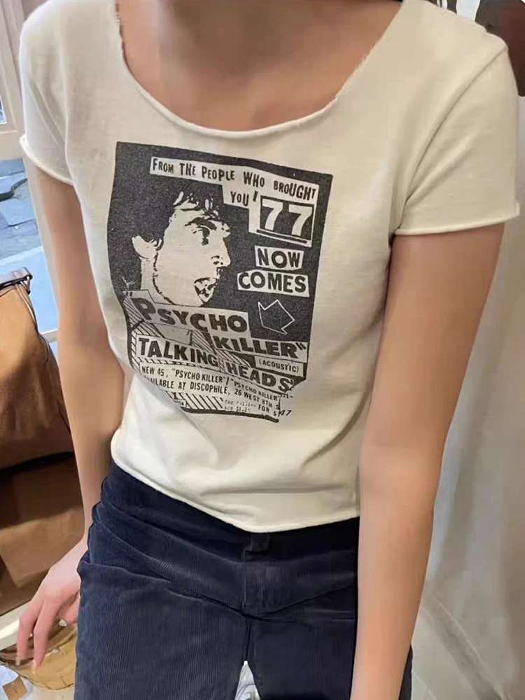 Camiseta Vintage con estampado de Anime para mujer, ropa informal de verano blanca con cuello redondo y manga corta con dobladillo crudo, Tops de algodón Y2k para mujer
