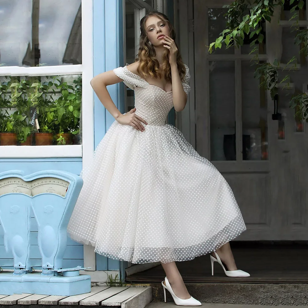 

Vintage Dot Tulle Tea Length Wedding Dress A-line Off-shoulder Short Bridal Reception Gown Bride Party Dress Robe de Mariee