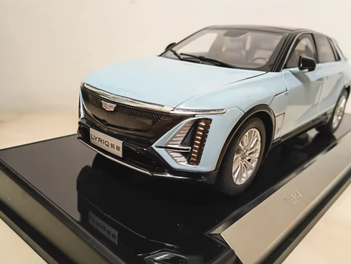 Original Cadillac Lyriq Ruige modèle de voiture Suv voiture électrique 1:18 alliage modèle de voiture cadeau en Stock