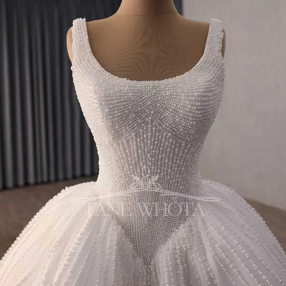 

2026 Elegant Pearls Sleeveless Scoop Neck Lace-Up Back Ball Gown Wedding Dress Customized