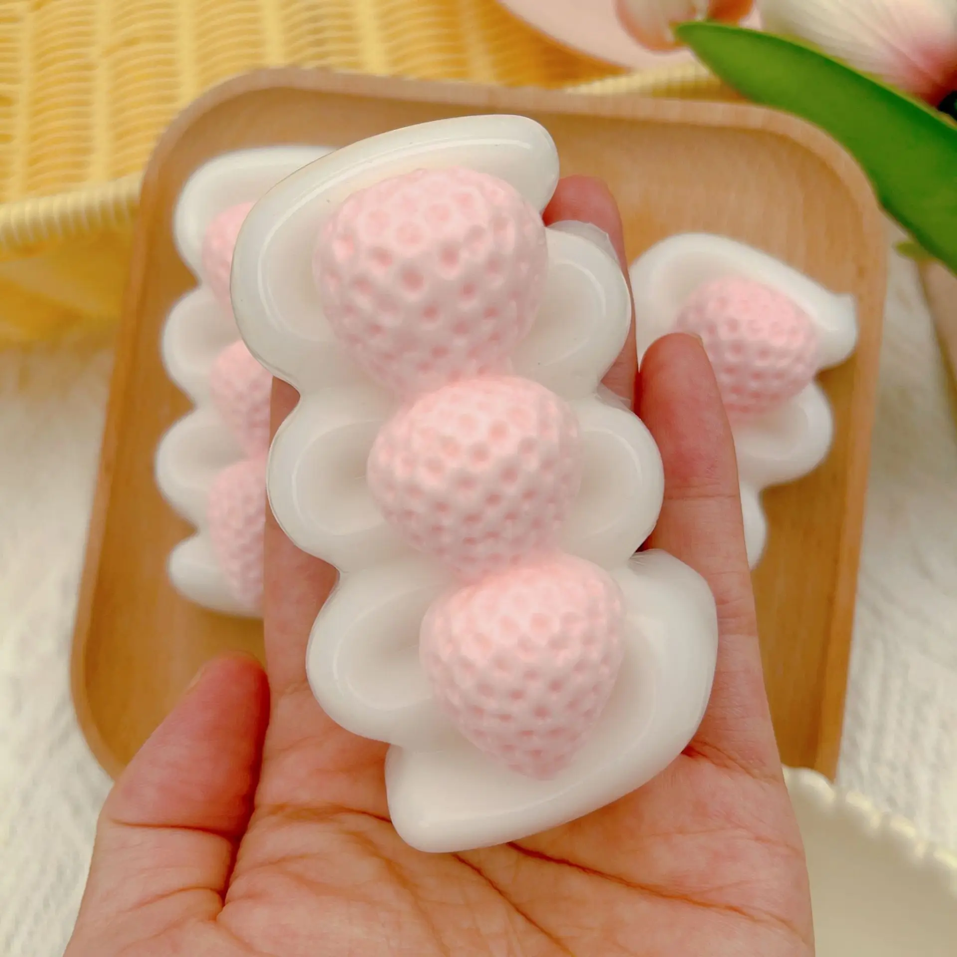 Mochi Taba-barra de fresa cremosa, juguete para apretar, juguete de descompresión de rebote lento, juguete de pellizco de silicona suave, regalo de bromas prácticas