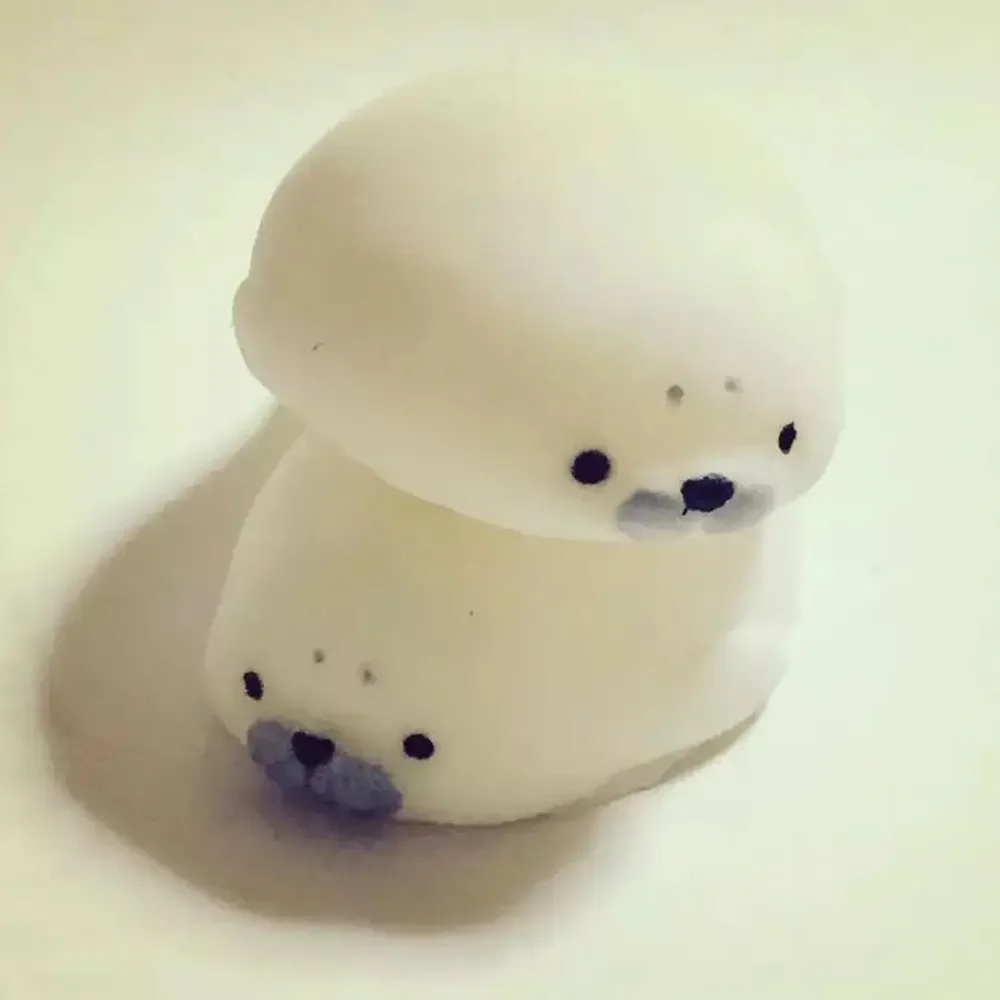 Kawaii Mini Soft White Seal Stress Relief Healing Toy Kids Gift Anti-Stress Ball Fingertip Squeeze Fun Toy Table Cute Ornaments