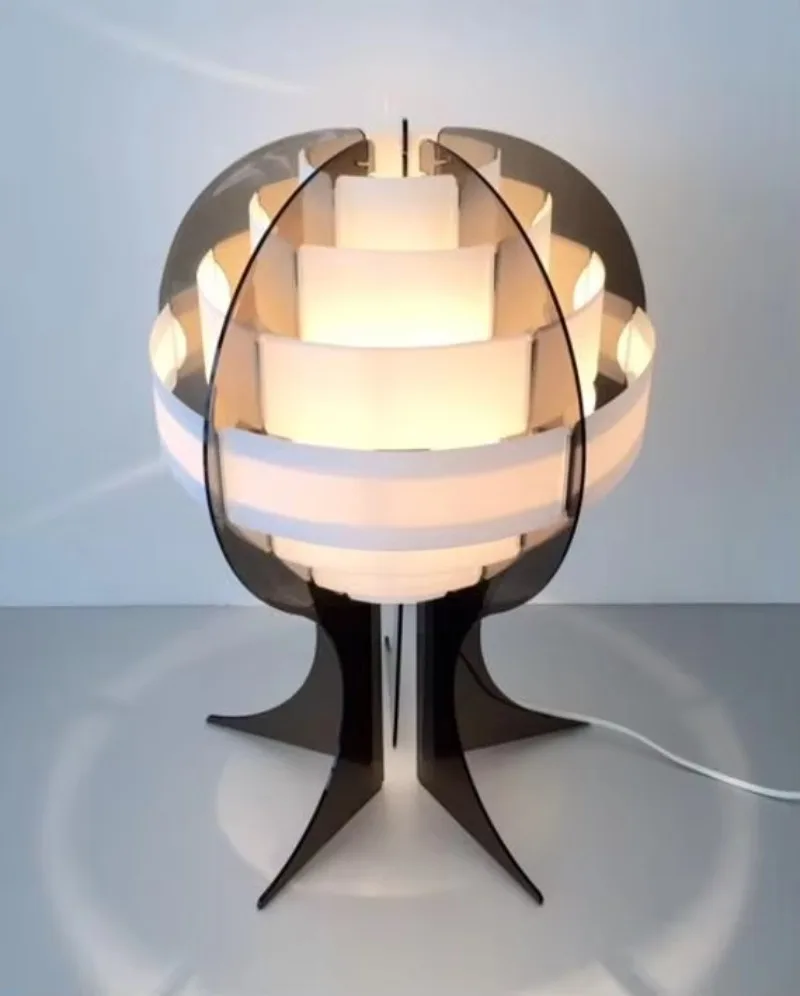 Creative modern minimalist acrylic desk lamp villa study custom lighting decoration