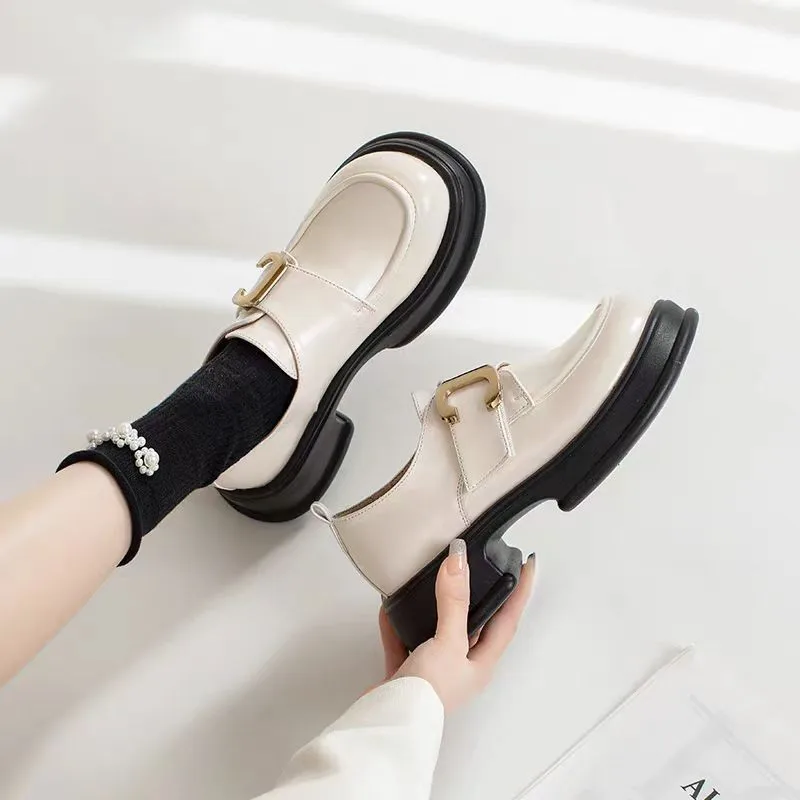 

Женские кроссовки без шнуровки, повседневные туфли на низком каблуке, с круглым носком, в британском стиле, большие размеры, лето-осень 2024