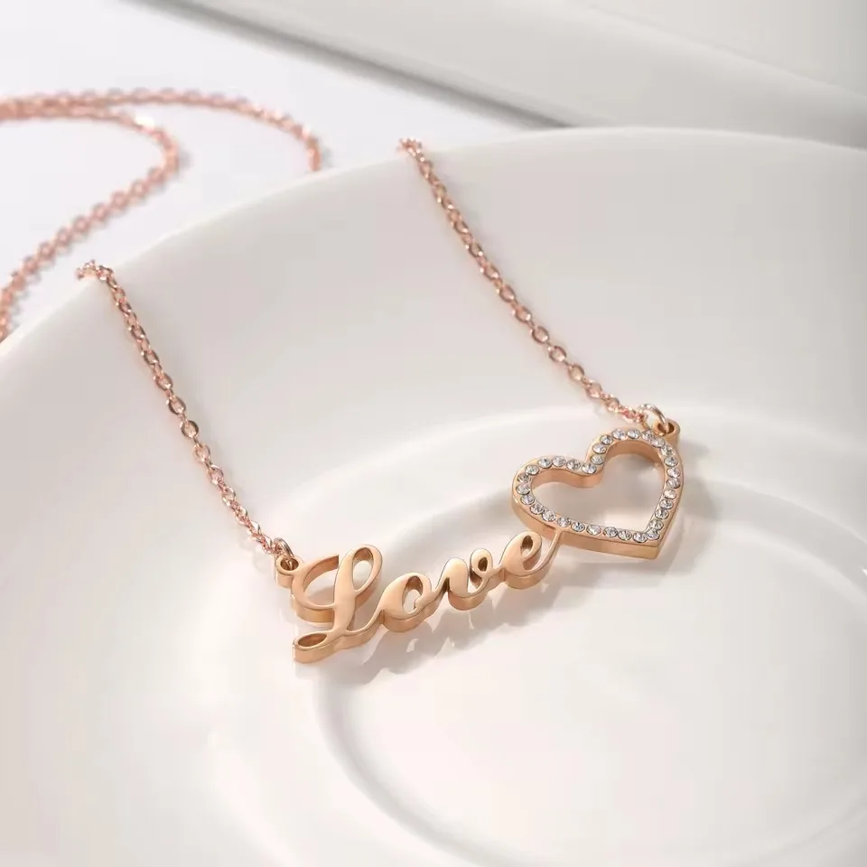 

Bling Custom Name Gold Pendant Necklaces For Women Trend Birthday Gift Personalized Name Necklaces With Heart Rhinestone