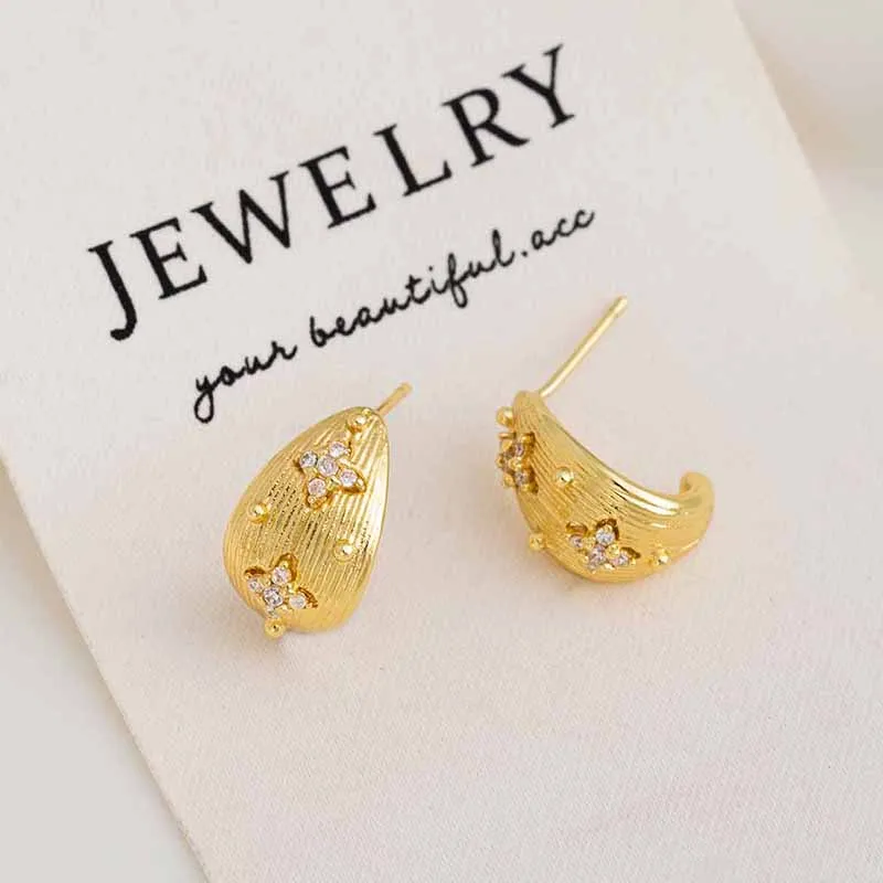 ANENJERY أربع أوراق زهرة الزركون أقراط للنساء تصميم فاخر بسيط دقيق تنوعا مجوهرات هدايا حفلة بالجملة