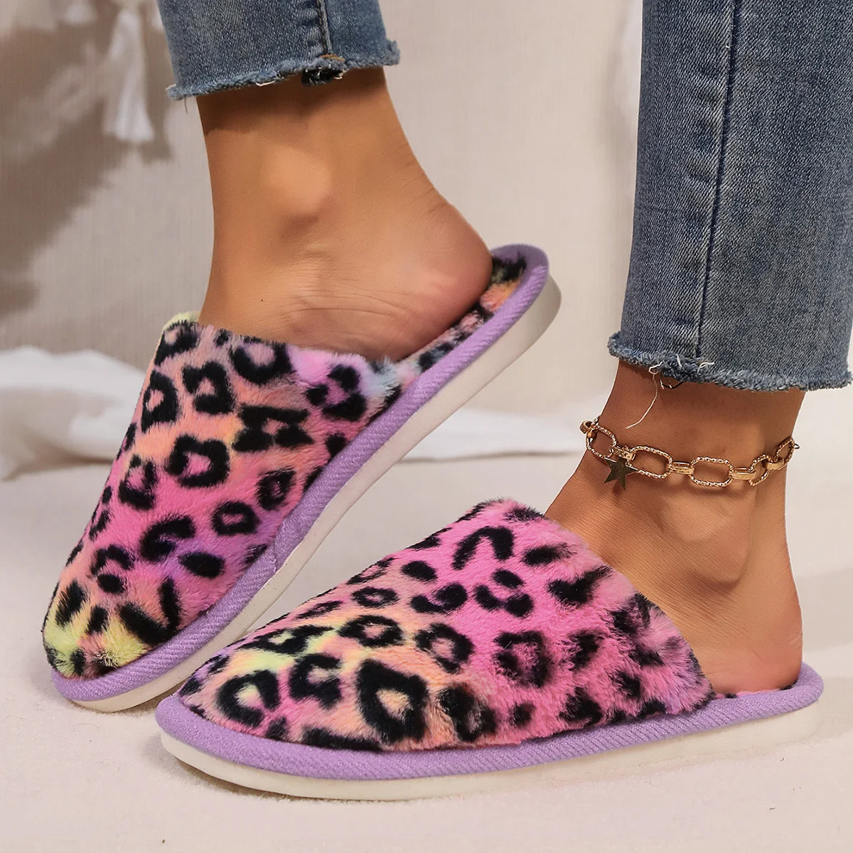 شباشب نسائية مشهورة في الخريف والشتاء، ديكور منزلي بطبعة جلد الفهد، أرضية خشبية داخلية مضادة للانزلاق، شباشب قطيفة