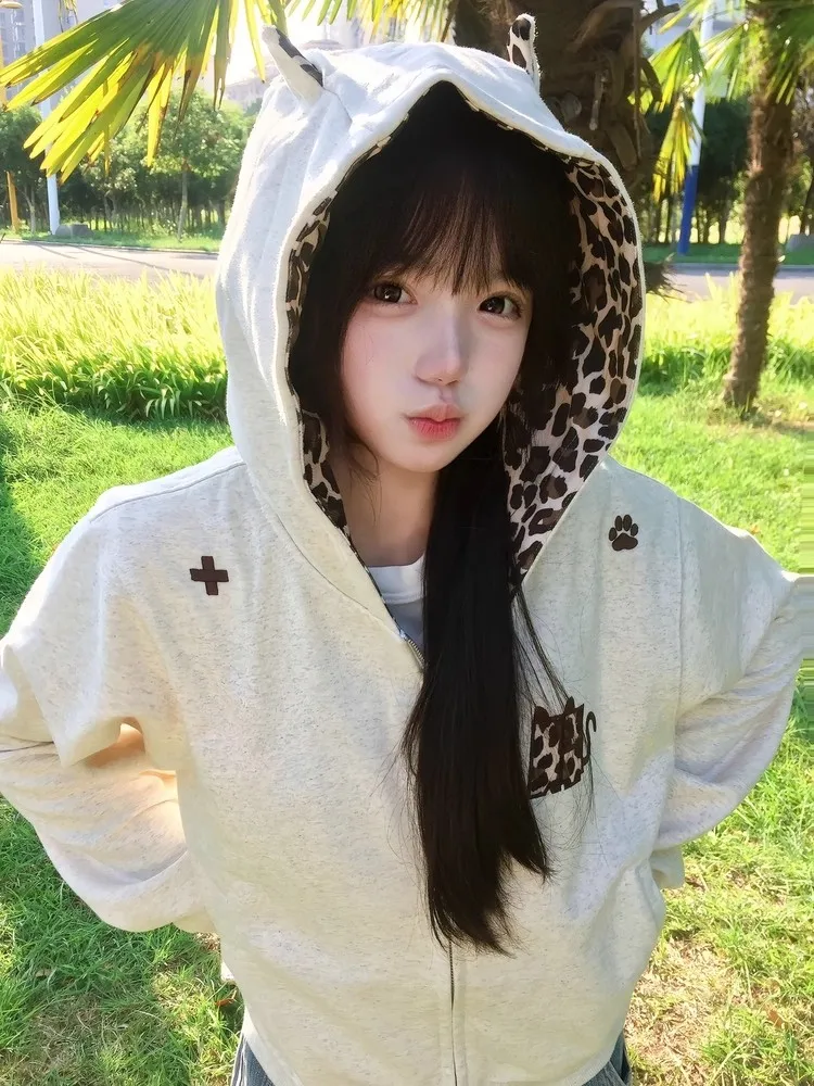 

Американский стиль: Новая женская толстовка с леопардовым принтом и молнией, свободного кроя, универсальная, для весны и осени, в стиле «Sweet Cool Little Devil»