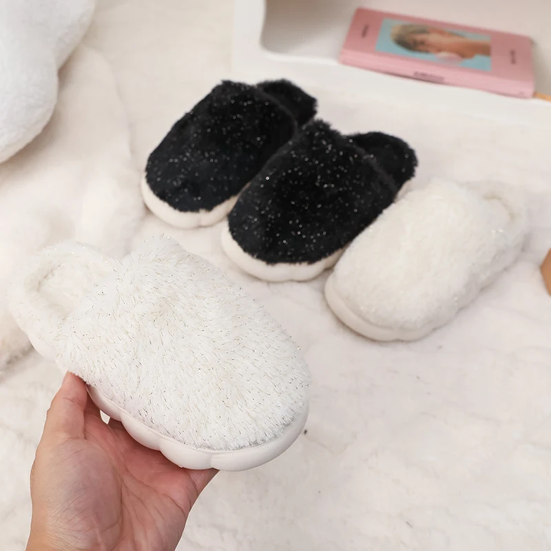 

Детские тапочки, домашние зимние новые модные теплые повседневные плюшевые тапочки для девочек, нескользящая детская меховая хлопковая обувь с мягкой подошвой для мальчиков